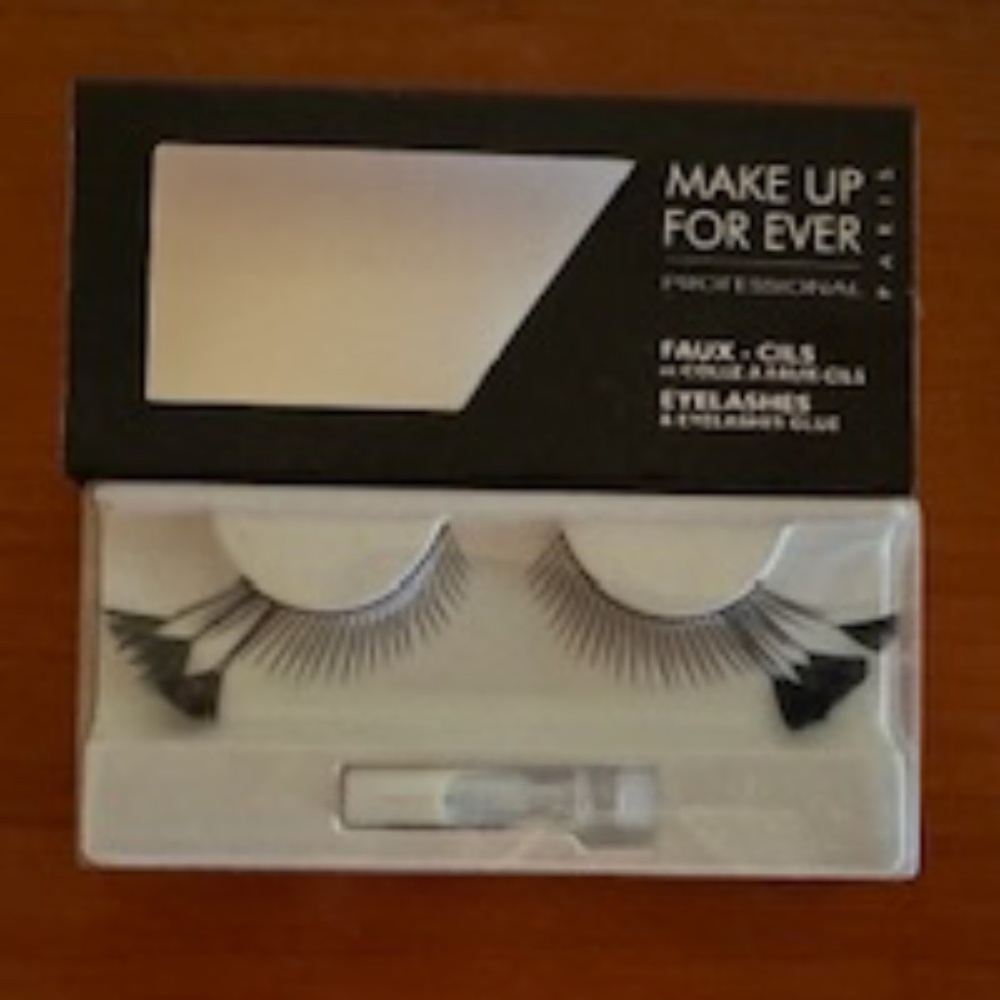 Make up Forever feather accent lashes